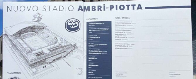 Foto der Informationstafel zum Neubau des Stadions Valascia